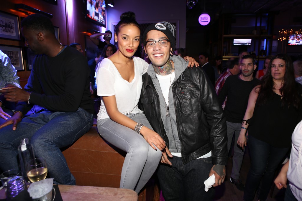 RAKE Karaoke Promotes Kindness in Strangers