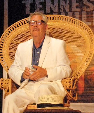 En Avant – An Ode to Tennessee Williams