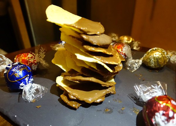 chocolate-dipped-potato-chips