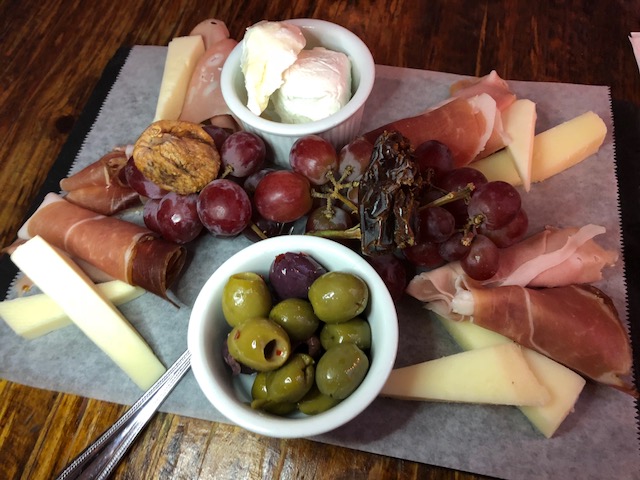 acqua-restaurant-charcuterie