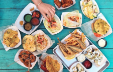 See Food and Eat It at Lolo’s Seafood Shack